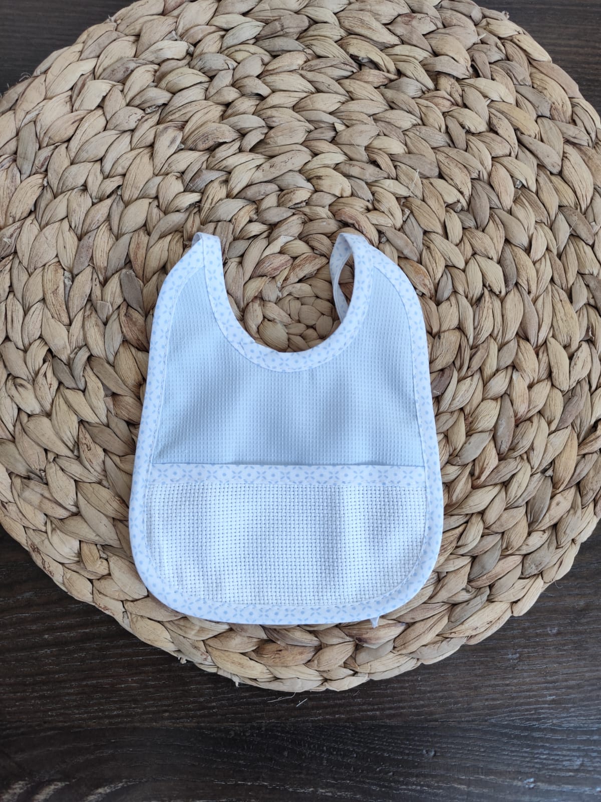 Bavaglini da ricamo neonato