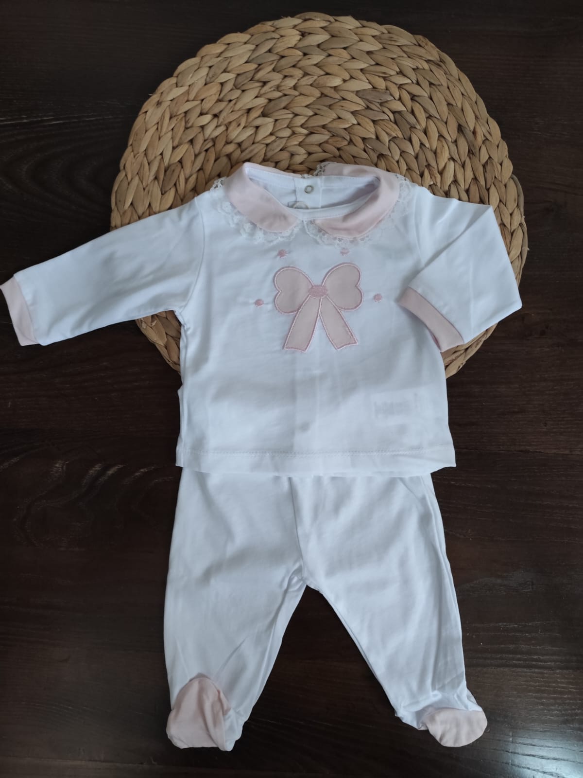 completino due pezzi in jersey neonata con ricamo fiocco