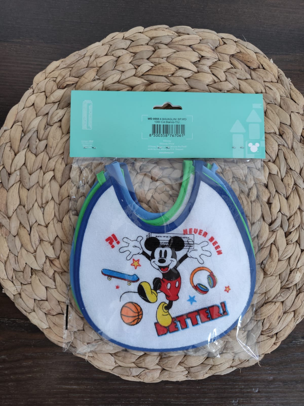 1 conf da 6 Bavette Neonato disney plastificate