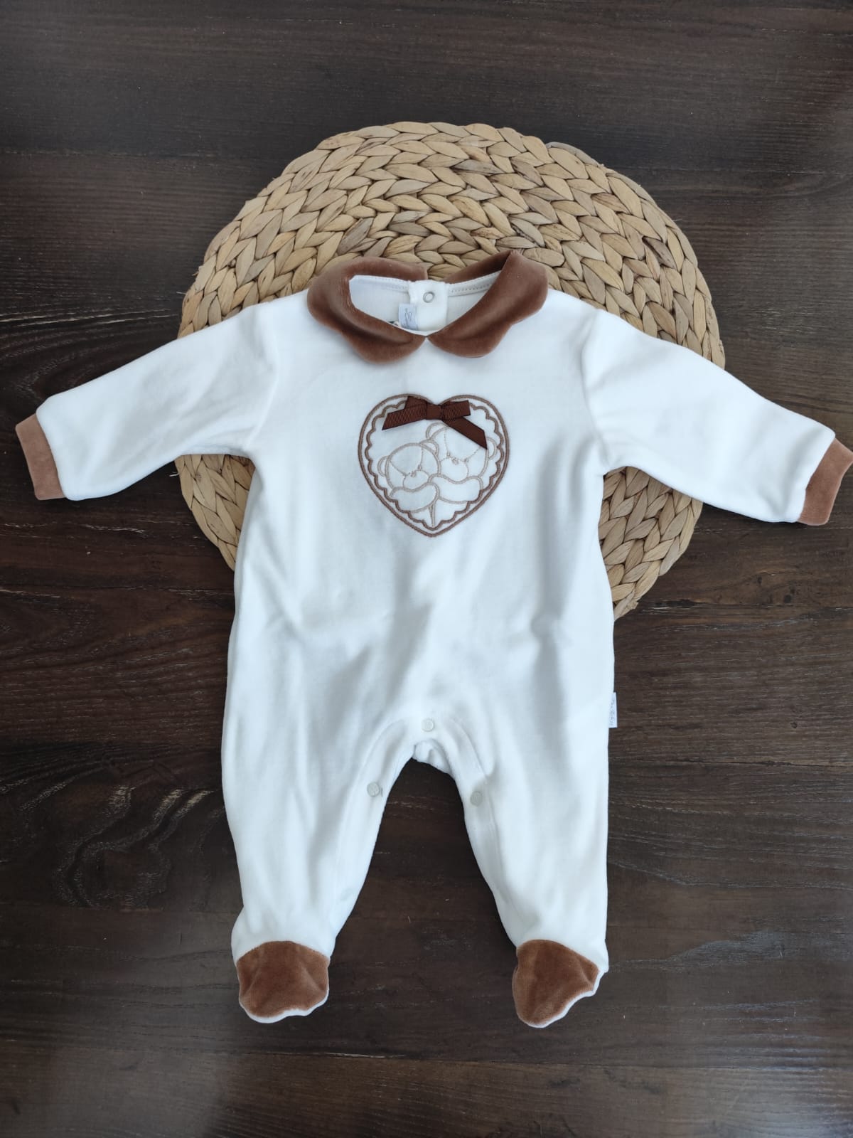 tutina in ciniglia neonata marrone