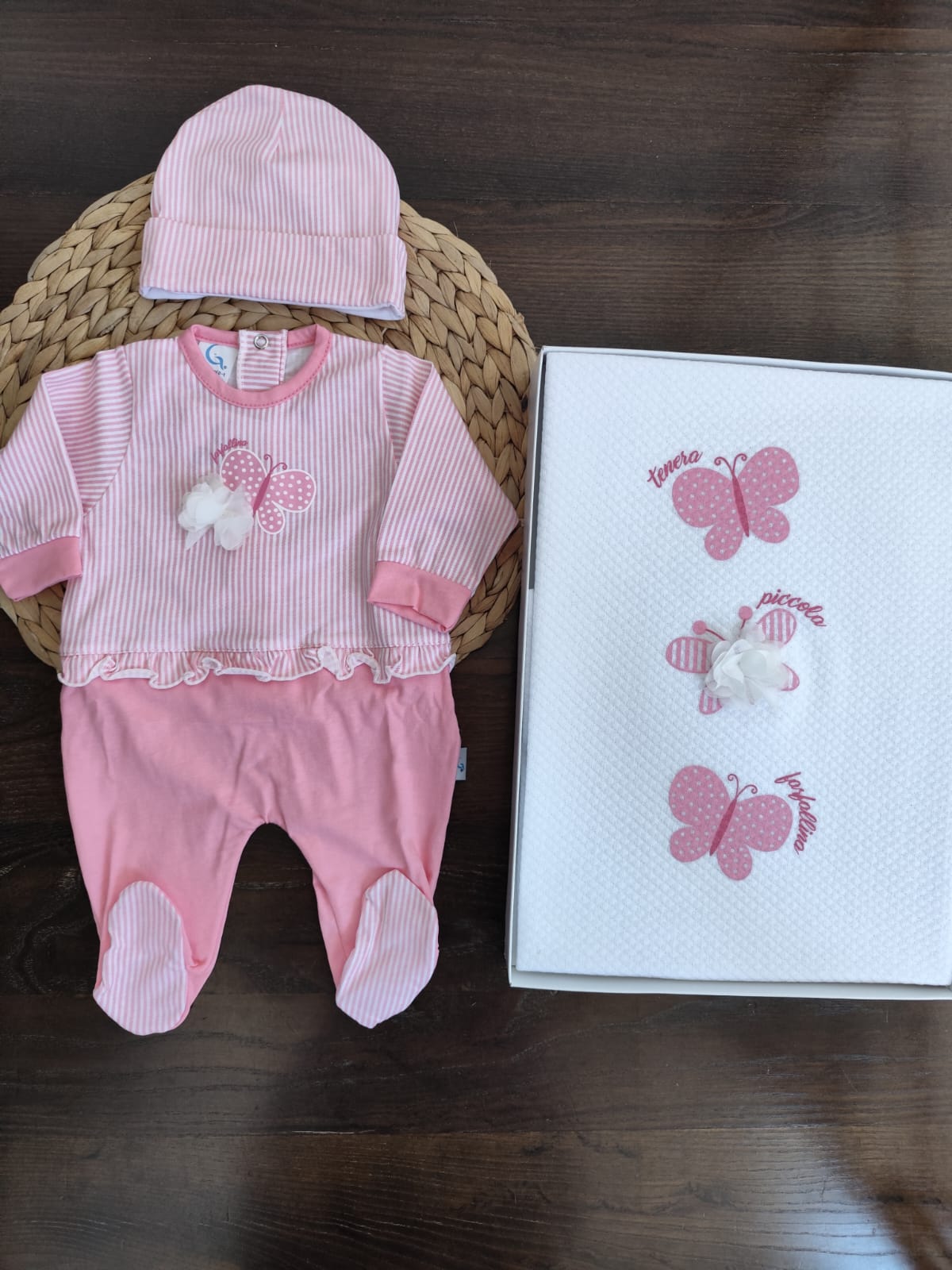 Coordinato nascita in cotone "tenera piccola farfallina" rosa