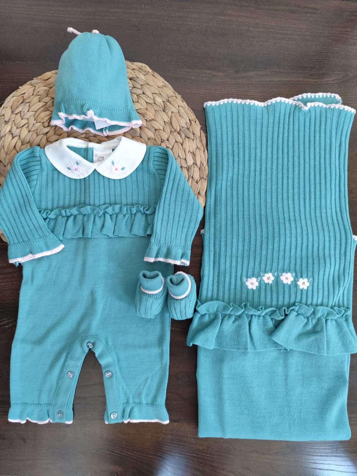 Coordinato Nascita in misto lana "fiore" con tutina
